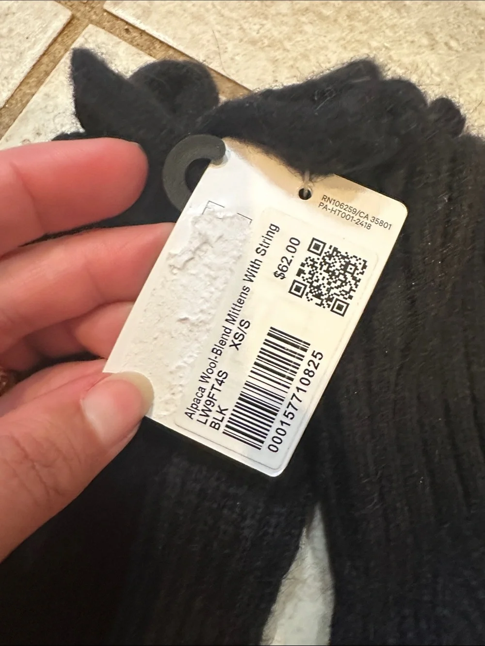 NWT! Lululemon Black Alpaca Wool Blend Mittens with String S/M gloves